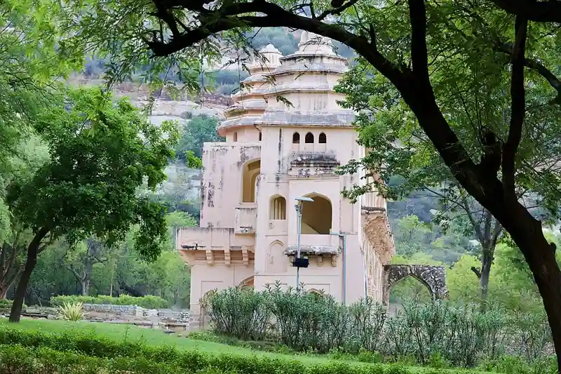 Chandragiri fort buildings and grounds