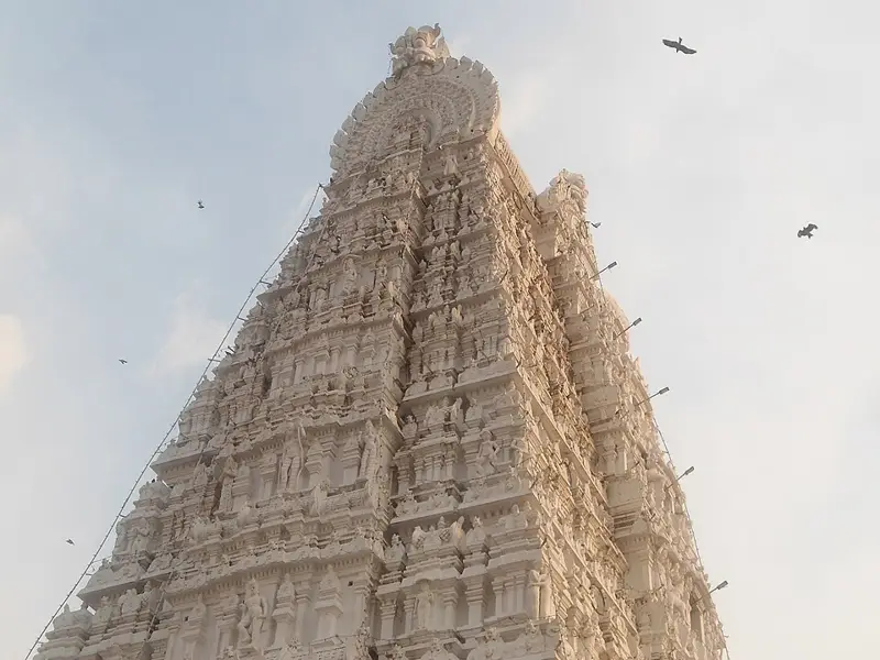 Side view of the Govindarajaswami temple gopuram, Tirupati