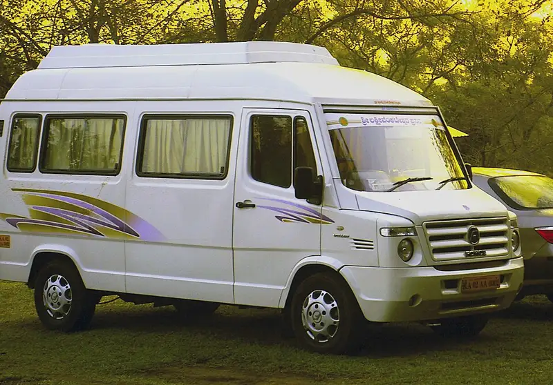 Force Traveller luxury van, a common tempo traveller model