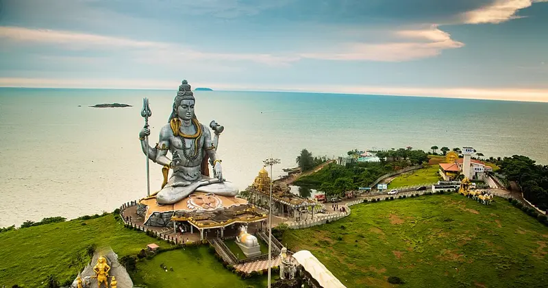 The giant Shiva statue at Murudeshwar on the Karnataka coast