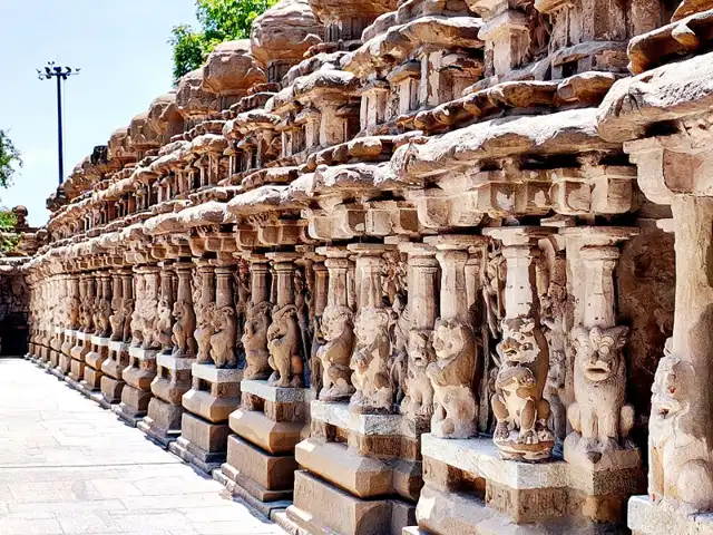 Carved architecture of the Kailasanathar temple, Kanchipuram