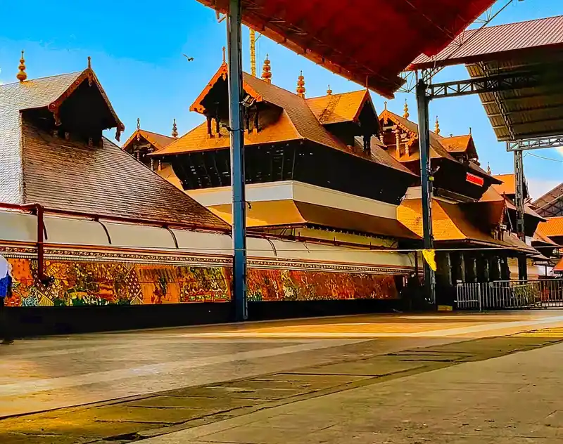 Guruvayur temple, Kerala, street and temple complex view